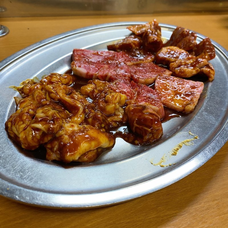 ボッツ、カルビ、牛ホルモン(うぐいす)