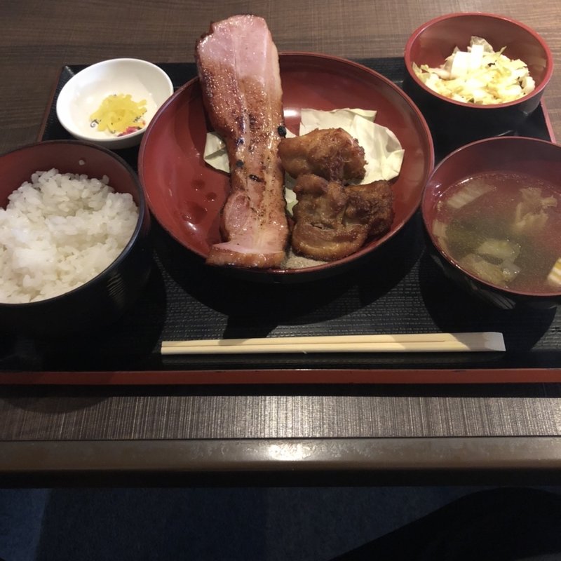 ベーコン　ランチ(姫路 炭火焼肉 牛凪離れ （ヒメジスミビヤキニク ギュウナギハナレ）)