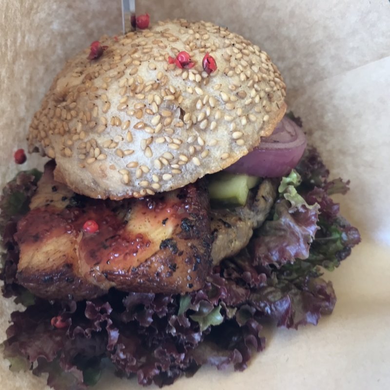 人生バラ色ピンクバーガー(自由が丘バーガー本店)