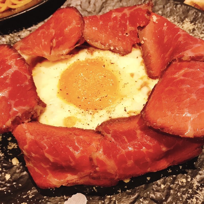 トロけるチーズの肉シカゴピザ(コロニアルガーデン （Colonial Garden）)