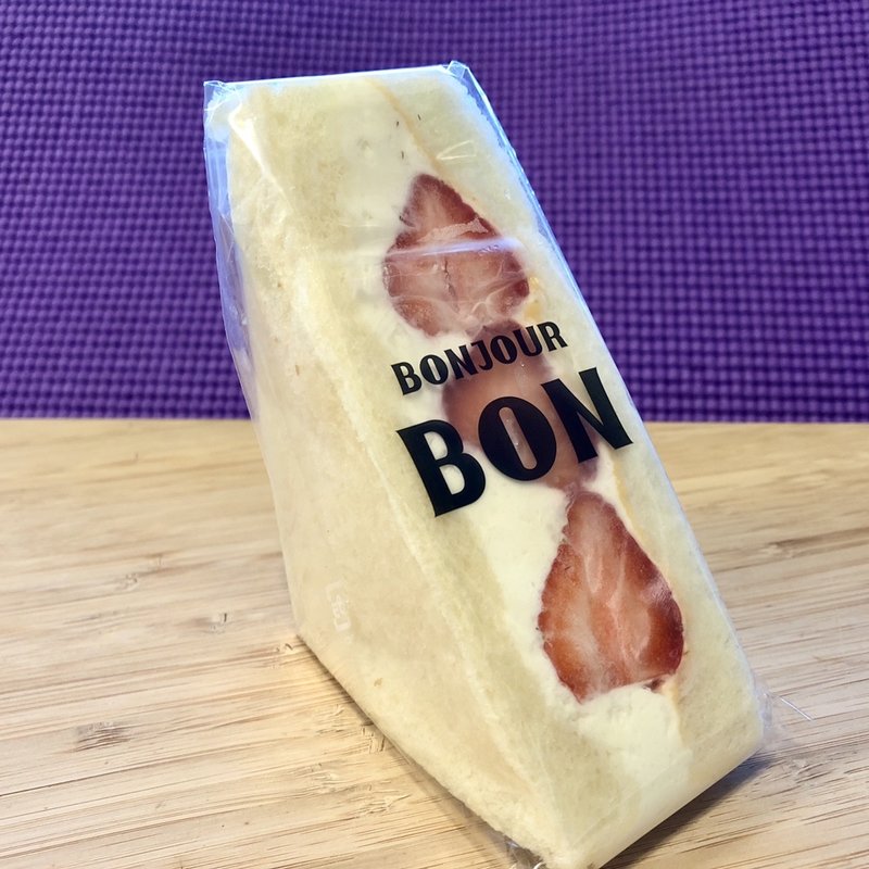 フルーツサンド(イチゴ)(ボンジュール ボン 中野店)