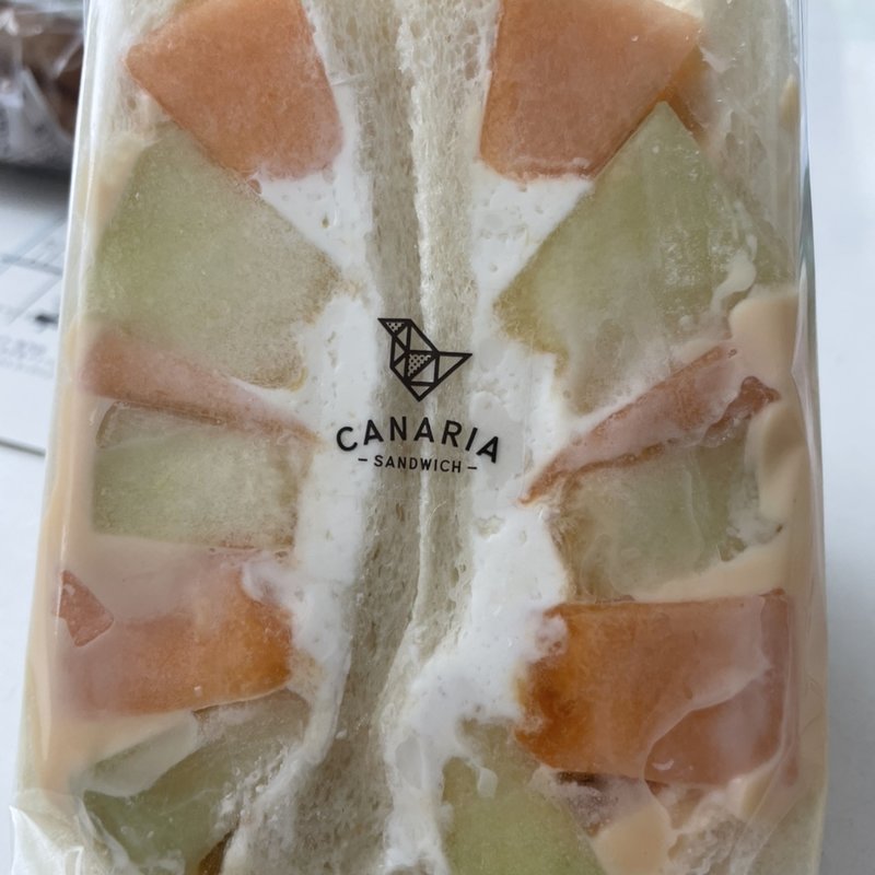 フルーツサンドメロンカスタード(カナリアサンドイッチ)