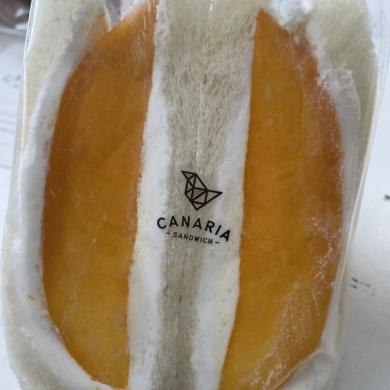 フルーツサンドマンゴー(カナリアサンドイッチ)