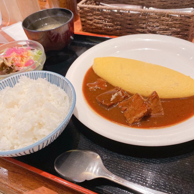 ビーフシチューオムレツ(Ｌ'Ａｍｉ)