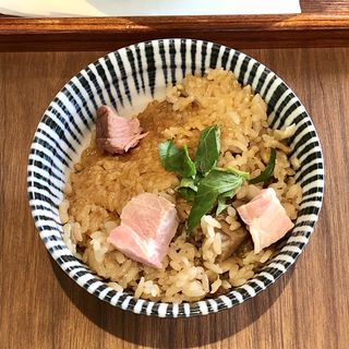 炊き込みご飯(メンドコロ キナリ)