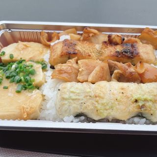 鰻と牛スジ飯(ラーメン専科 竹末食堂)