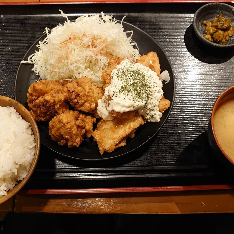 ミックス定食(てけてけ 大井町店)