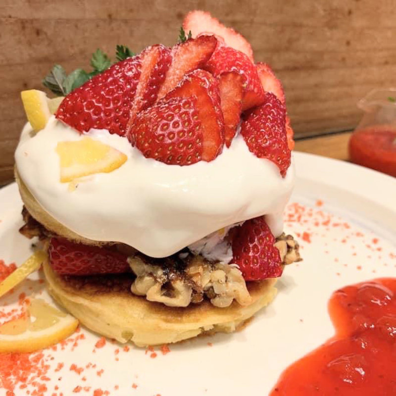 苺とフルーツアイスのパンケーキ(J.S. FOODIES ららぽーと豊洲店)