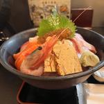 海鮮丼(三是 （みこれ）)