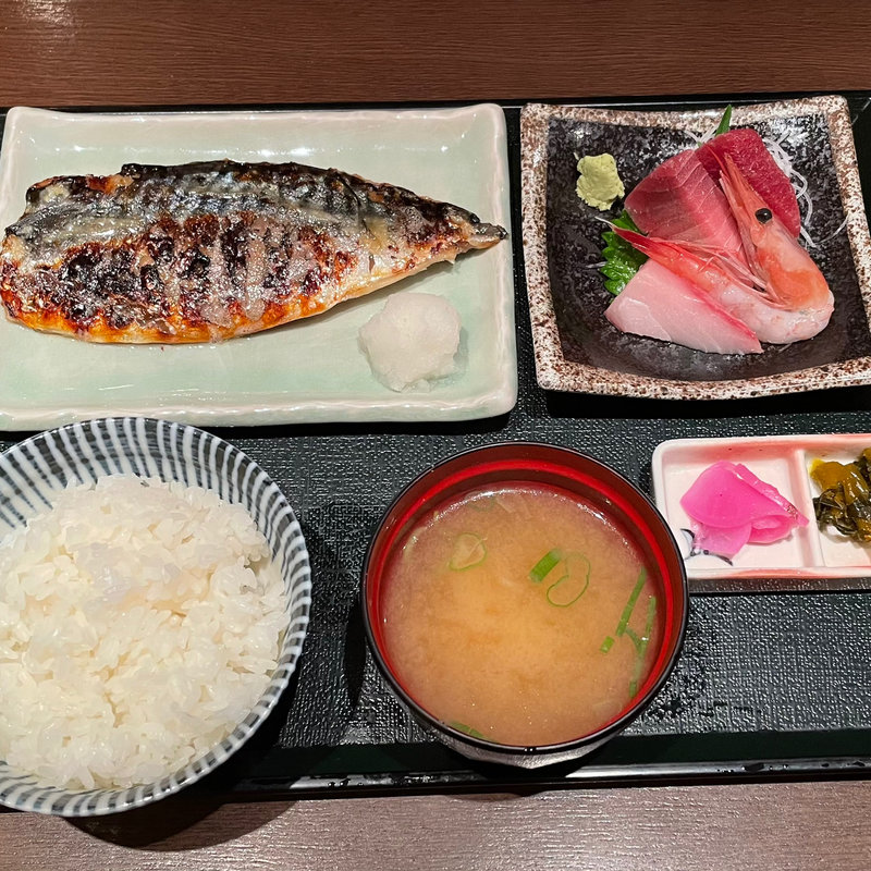 サバ西京焼き定食／刺身付(海鮮道楽粋活)