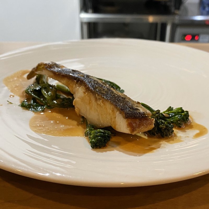 本日の鮮魚のポワレ ソースアメリケーヌ(Le Declic)