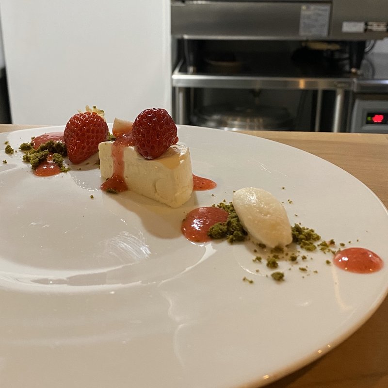 レアチーズケーキ 、イチゴ(Le Declic)