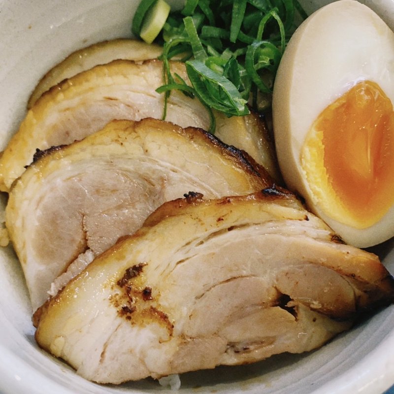 チャーシュー丼(シオノセカイ)