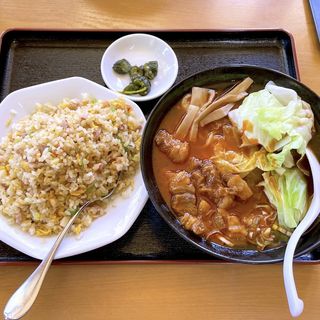 牛肉神麺＆大蒜炒飯セット(台湾料理海林)