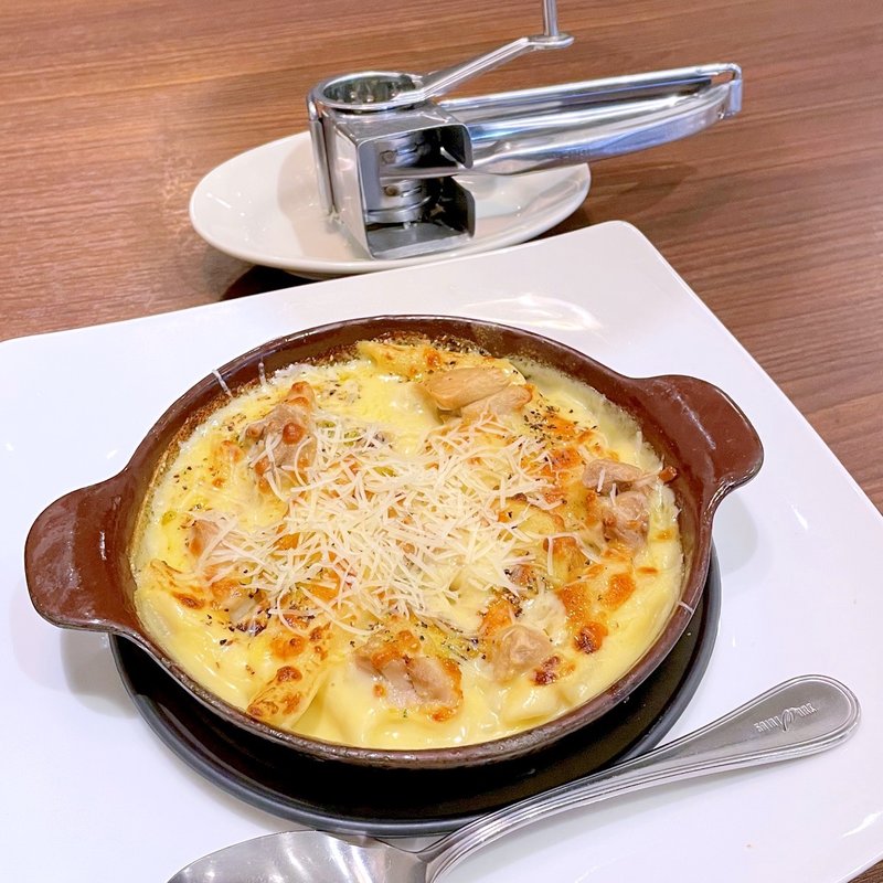 トリュフ香るチキンとペンネリガーテのグラタン(ベーカリーレストランサンマルク イオンモール成田店)