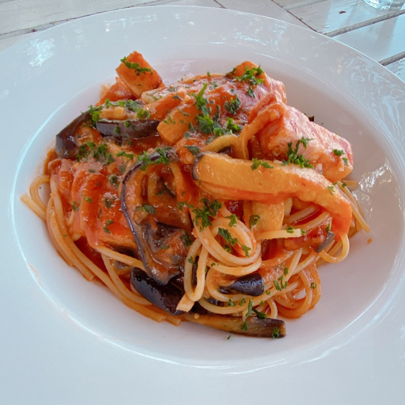 ベーコンと茄子のトマトソース(prato cafe （プラートカフェ）)