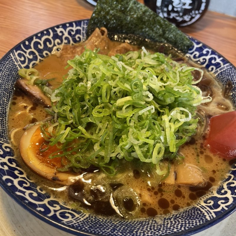 ネギばかしょうゆとんこつラーメン(鶴亀堂 三芳藤久保店 （ツルカメドウ）)