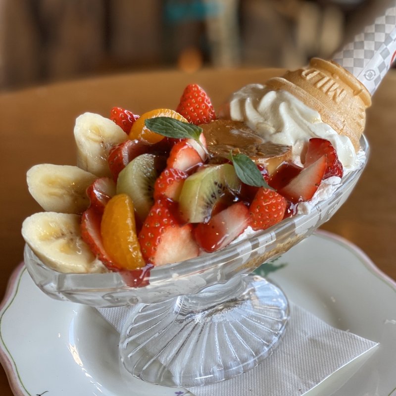 苺のプリンアラモード(カフェドボンボン )