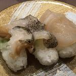 北海 活貝3貫(廻転ずし とっぴ～ 宮前通店 )