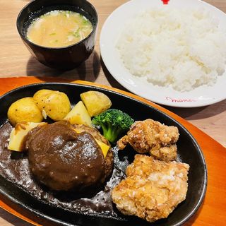 ハンバーグ&から揚げ&コロッケ(肉の万世 神田駅前店 （ニクノマンセイ）)