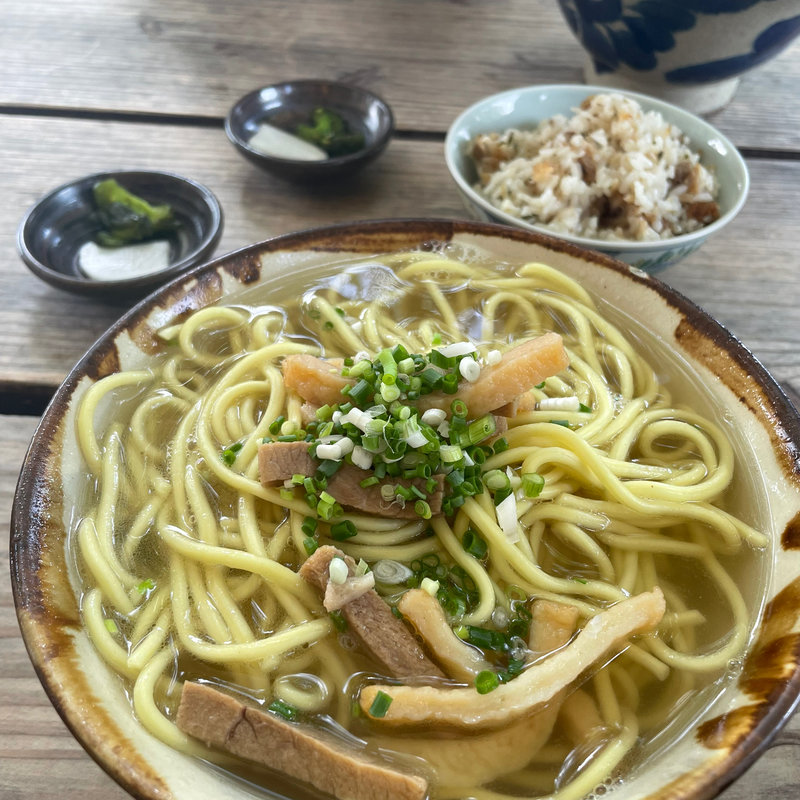 八重山そば(来夏世 （くなつゆ）)