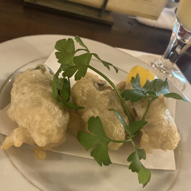 カキのビアフリッター(ビヤホール&カフェ ヨッシーズ茅場町)