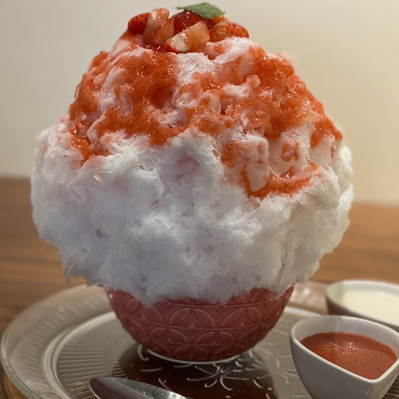 生いちご(天然氷のかき氷とパンケーキ むろの小町)