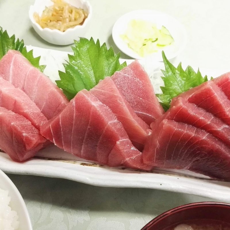 まるいちマグロ三点盛り定食(まるいち食堂)