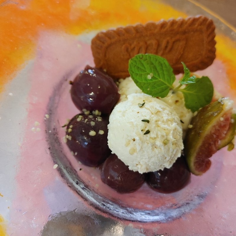 季節の果物のCBDコンポート(Hemp Cafe Tokyo)