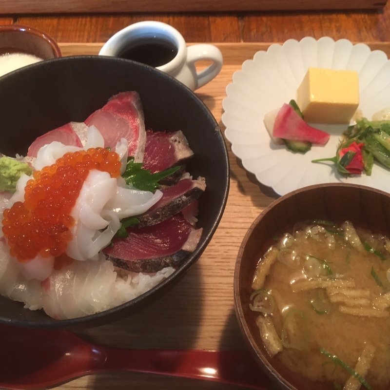 魚男丼(博多炉端 魚男(フィッシュマン))