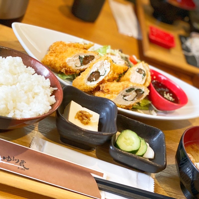 鶏の梅しそロールカツランチ(ゆるり蔵 )
