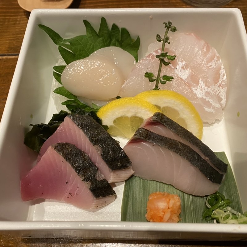 刺身の盛り合わせ(なきざかな)