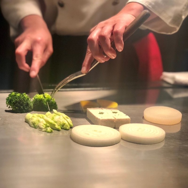 ステーキハウスgenpei調理風景(ステーキハウス　genpei （ステーキハウスゲンペイ）)