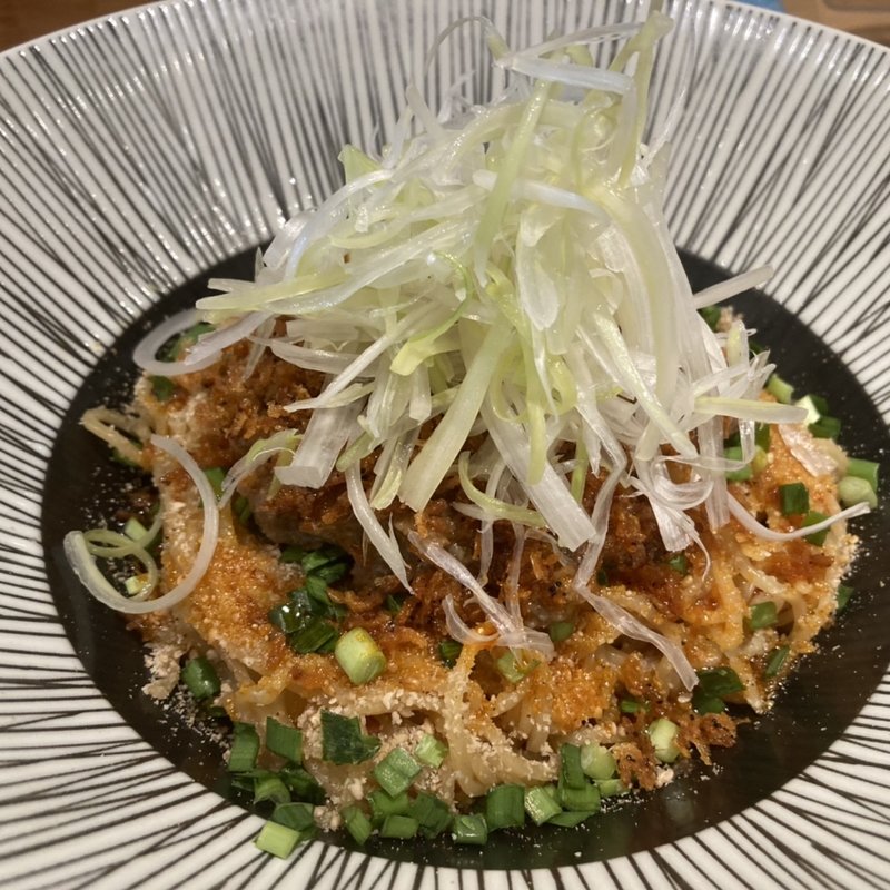 絶品汁無し坦々麺(担々麺　一龍)