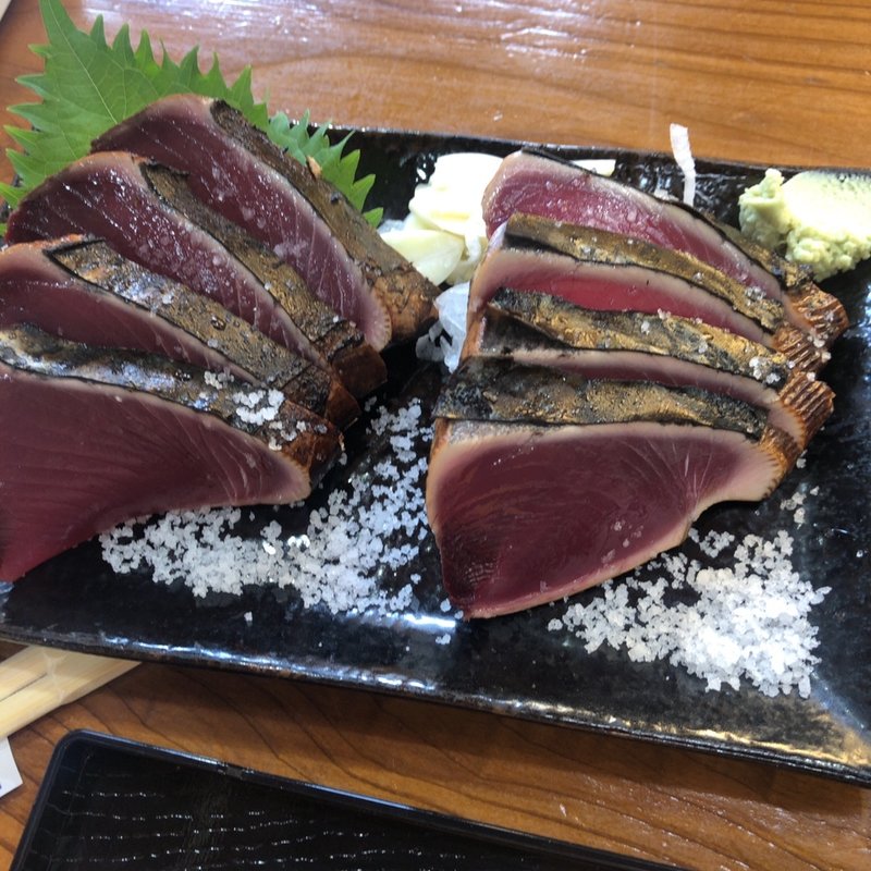 ワラ焼き鰹タタキ丼(山本鮮魚店 )