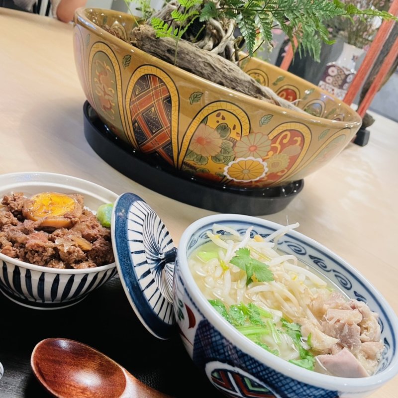 うふぉん(万歳市場 バンザイバザール)