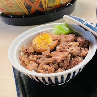 魯肉飯 (万歳市場 バンザイバザール)