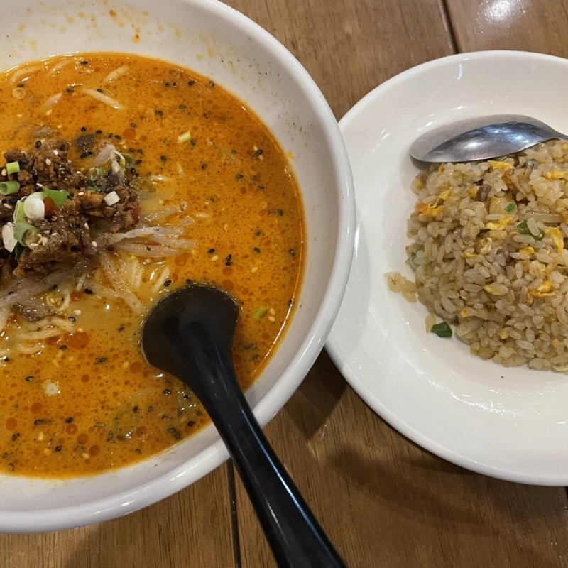 日替セット 坦々麺＋焼飯(麟家厨房)