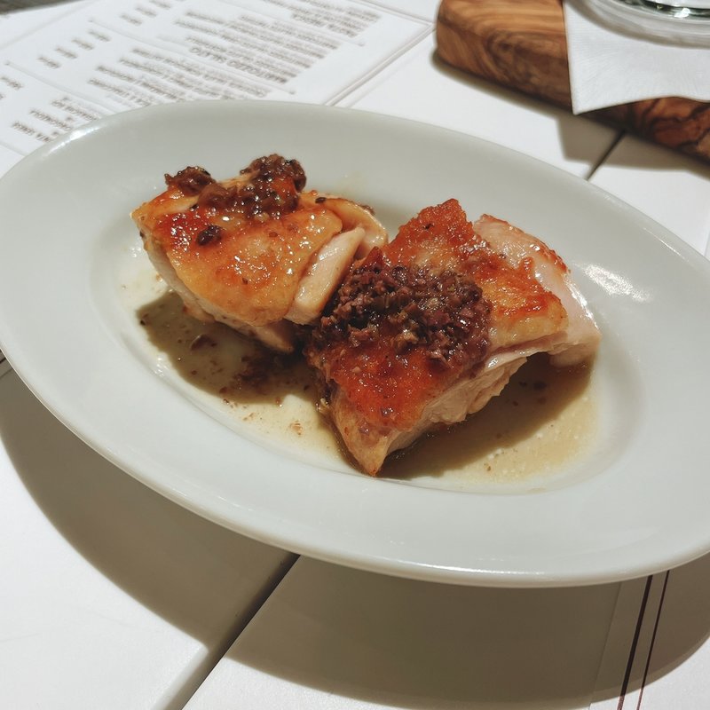 大山鶏のロースト　タッジャスカオリーブソース(イータリー銀座店 LA PASTA e LA PIZZA)