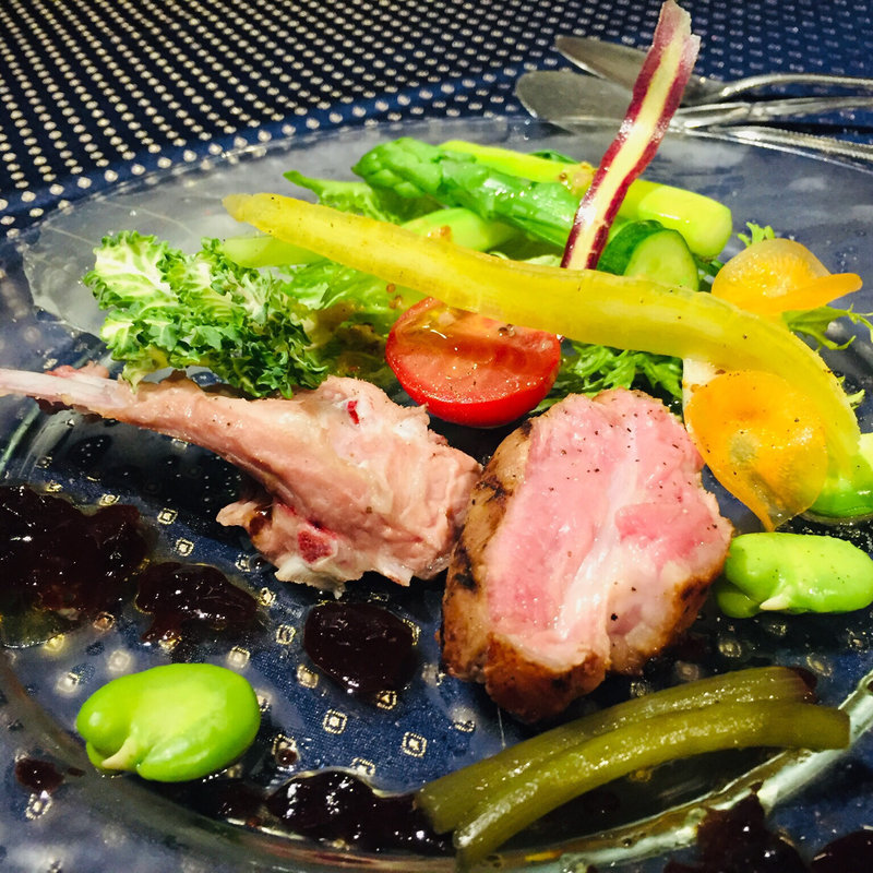 ピレネー産乳飲み仔羊のロティ(フランス厨房 旬彩 中央駅店 )