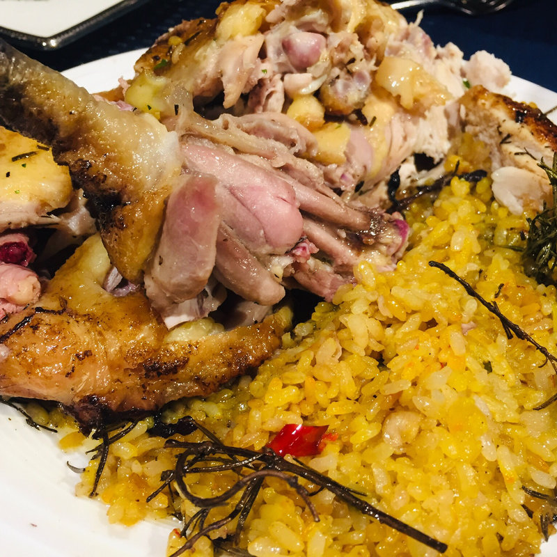 ブレス産肥育鶏の丸焼き ジャンバラヤ風(フランス厨房 旬彩 中央駅店 )