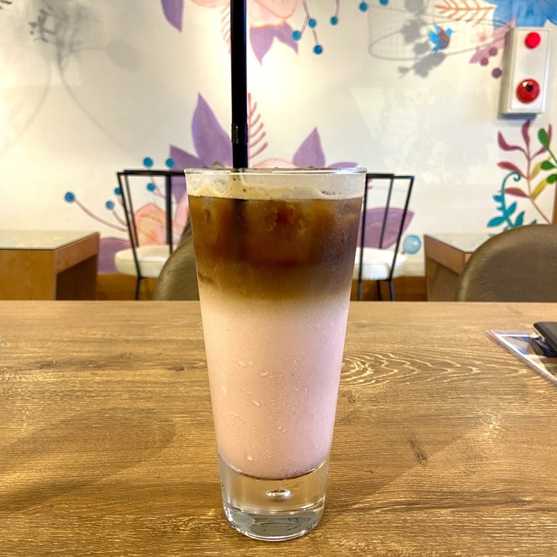 ストロベリーラテ(カフェプランタ)