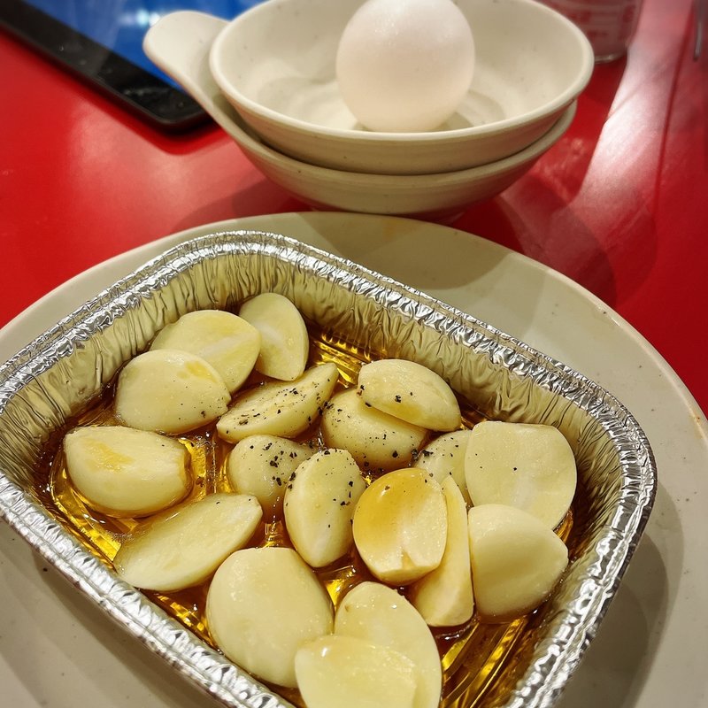 にんにく焼（たまご付）(焼肉 冷麺 てっちゃん 中目黒店)