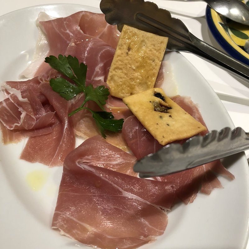 イタリア産 生ハムとサラミの盛り合わせ Affettato Misto(トラットリアボッソ TRATTORIA BOSSO)