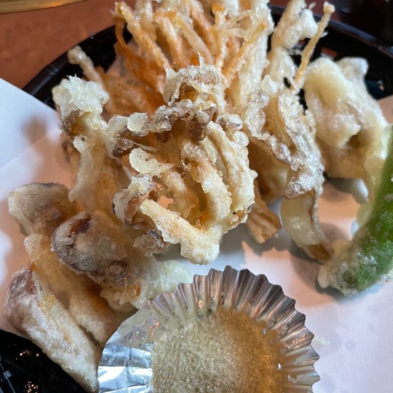 松茸ときのこの天ぷら(寿し和 和香苑 （スシカズ ワコウエン）)