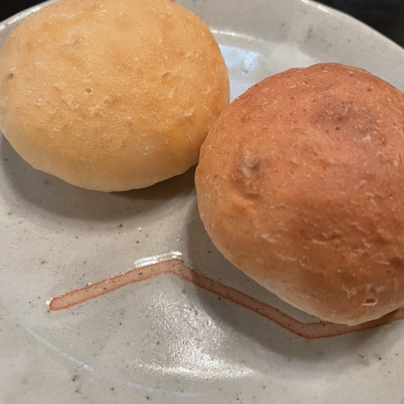 こどうのパン２種と沢屋ジャム(レストラン こどう)