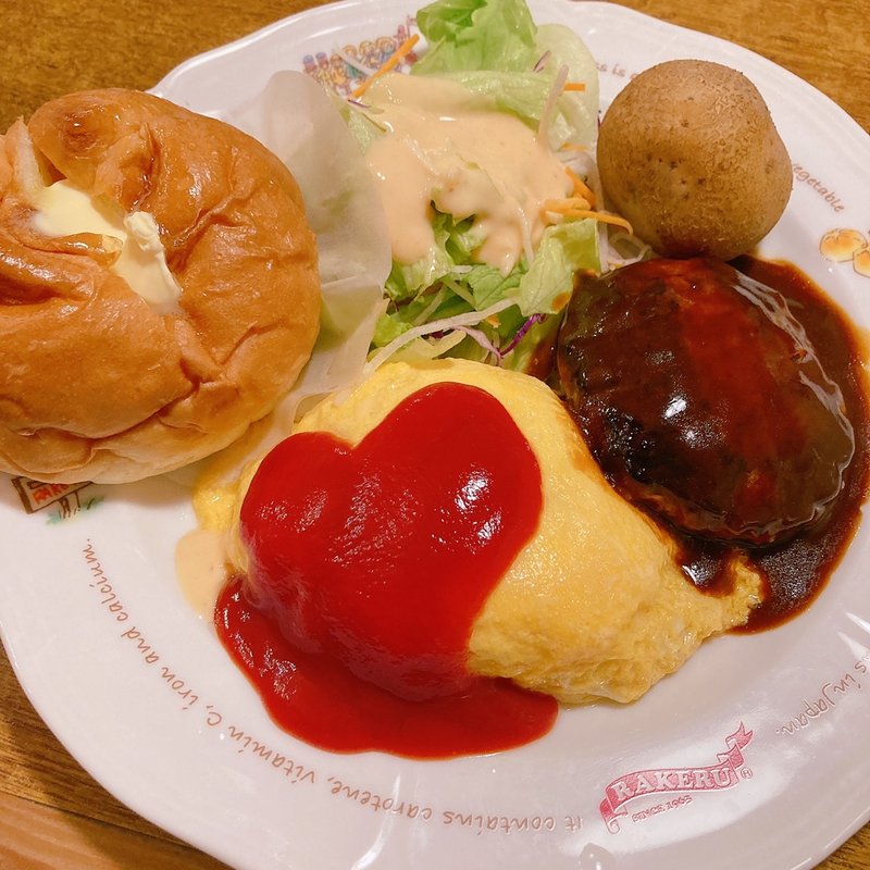 KUKU チキンライスのオムライスとハンバーグ(ラケル 新宿西口店 （RAKERU）)