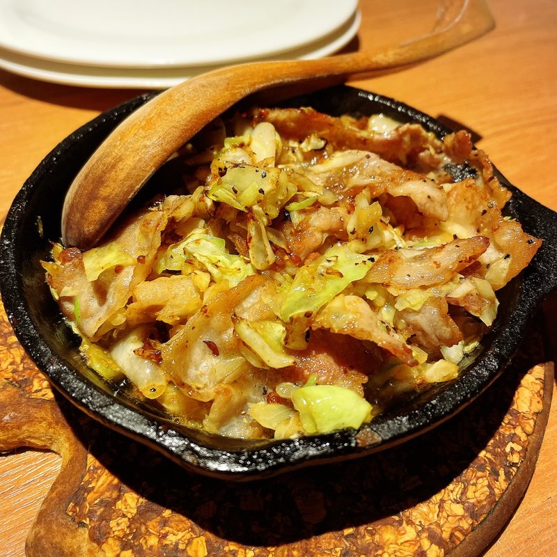 豚バラマスタード焼き(鉄板バル SOURCE （ソース）)