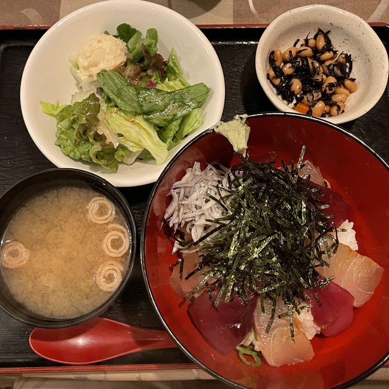 日替わりスペシャルしらす丼(和洋旬菜 やりや 一石)