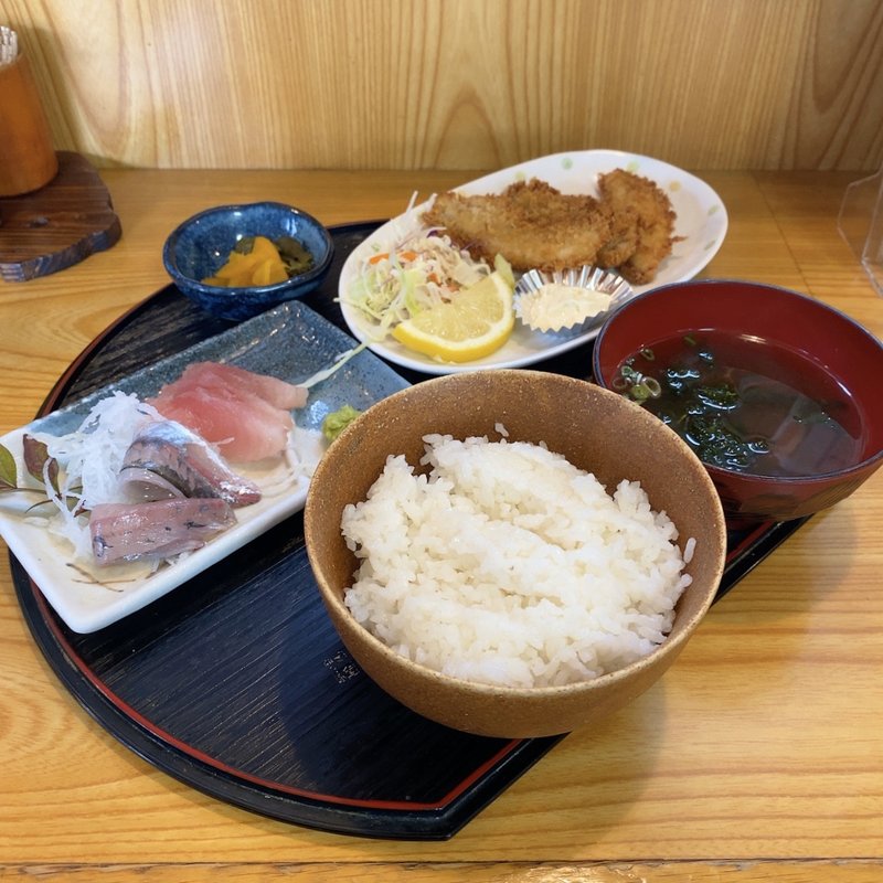 あじフライ定食(丸魚食堂 （まるうおしょくどう）)